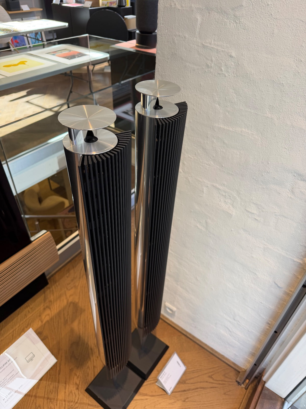 Beolab 18, Silver and Black (Second life)